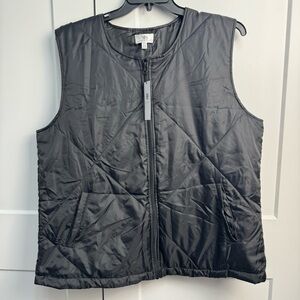 SOCIALITE Black Puffer Mae Vest Quilted Lightweight Full Zip Pockets Size L/XL